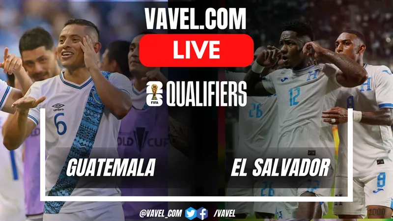 Cầu thủ El Salvador vượt qua đối thủ Guatemala trên sân cỏ Cầu thủ El Salvador vượt qua đối thủ Guatemala trên sân cỏ